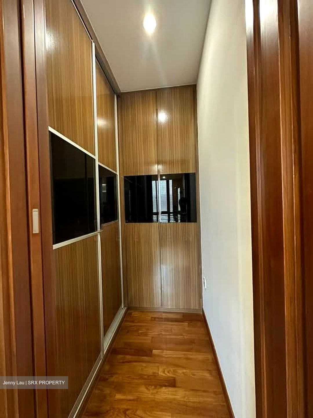 Holland Link (D10), Terrace #583606121